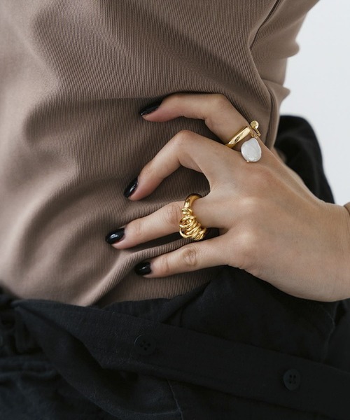 LAPUIS（ラピュイ）の「LAPUIS　Coil Aroundリング（リング・レディース・シルバー/ゴールド/シルバー系その他・11/13）」の3枚目の写真