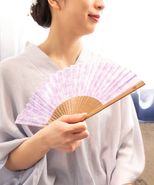 カヤ(カヤ)の「【カヤ】むら染め扇子(扇子/うちわ・レディース・ダークグレー/ライトブルー/ネイビー/ライトパープル/レッド/ライトグレー/ミント・FREE)」の6枚目の写真