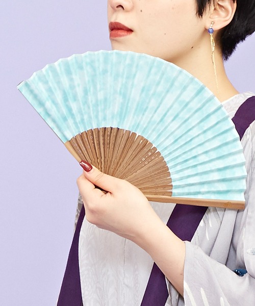 カヤ(カヤ)の「【カヤ】むら染め扇子(扇子/うちわ・レディース・ダークグレー/ライトブルー/ネイビー/ライトパープル/レッド/ライトグレー/ミント・FREE)」の3枚目の写真
