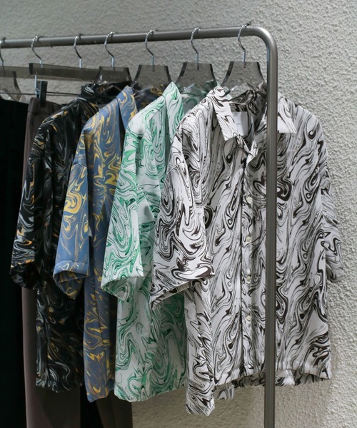 Lui's（ルイス）の「マーブル柄ショートスリーブシャツ（シャツ/ブラウス・メンズ・ホワイト/ブラック/ブルー/グリーン・MEDIUM/SMALL）」の5枚目の写真