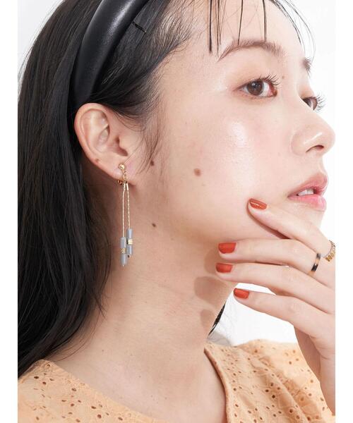 earth music&ecology（アースミュージックアンドエコロジー）の「チェーンスクエアビーズイヤリング（イヤリング・レディース・ブルー/オレンジ・FREE）」の10枚目の写真