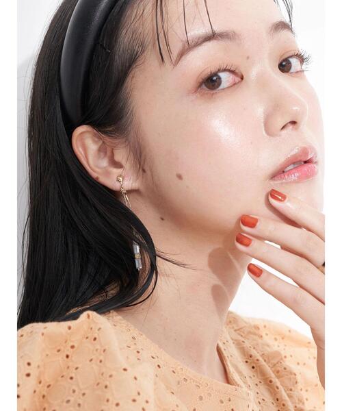 earth music&ecology（アースミュージックアンドエコロジー）の「チェーンスクエアビーズイヤリング（イヤリング・レディース・ブルー/オレンジ・FREE）」の12枚目の写真