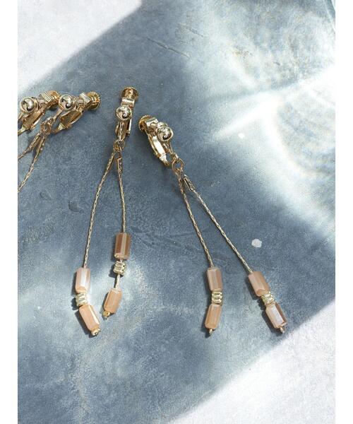 earth music&ecology（アースミュージックアンドエコロジー）の「チェーンスクエアビーズイヤリング（イヤリング・レディース・ブルー/オレンジ・FREE）」の13枚目の写真