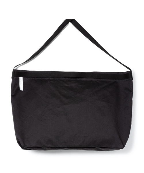 DAILY STANDARD by SANDINISTA(デイリースタンダードバイサンディニスタ)の「Chino Travel Shoulder Bag(ショルダーバッグ・メンズ・ブラック/ベージュ/チャコール/ネイビー・FREE)」の5枚目の写真