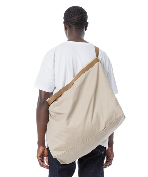 DAILY STANDARD by SANDINISTA(デイリースタンダードバイサンディニスタ)の「Chino Travel Shoulder Bag(ショルダーバッグ・メンズ・ブラック/ベージュ/チャコール/ネイビー・FREE)」の17枚目の写真