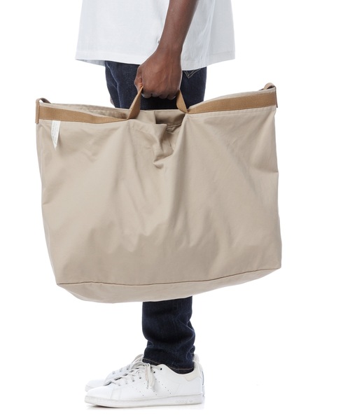 DAILY STANDARD by SANDINISTA(デイリースタンダードバイサンディニスタ)の「Chino Travel Shoulder Bag(ショルダーバッグ・メンズ・ブラック/ベージュ/チャコール/ネイビー・FREE)」の16枚目の写真
