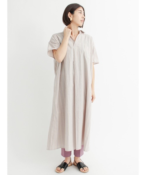 Lugnoncure(ルノンキュール)の「スキッパーシャツワンピース(シャツワンピース・レディース・ベージュ/オフホワイト/ブルー・フリ-)」の2枚目の写真