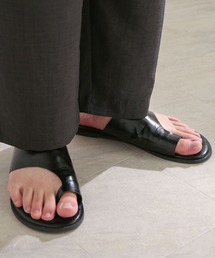 SENSE OF PLACE by URBAN RESEARCH | フェイクレザーアシメトングサンダル(サンダル)