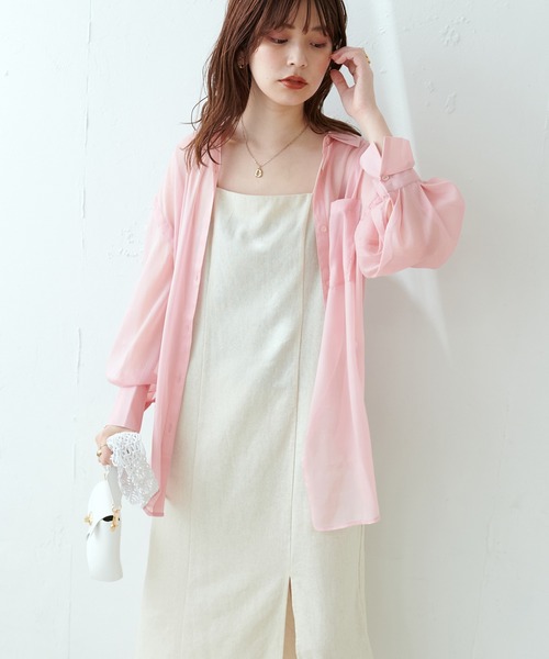 natural couture(ナチュラルクチュール)の「WEB限定カラーあり/今季押さえておきたい肩あき+シアーが旬な一枚 肩あきラメシアーシャツ(シャツ/ブラウス・レディース・グレー/オフホワイト/ピンク/オレンジ/ストライプ/チェック・FREE)」の21枚目の写真