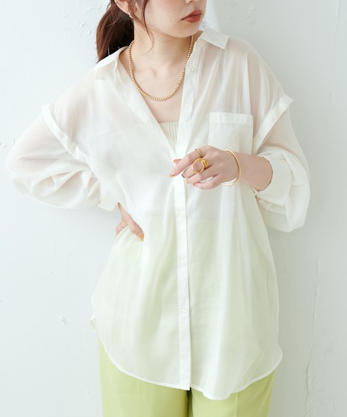 natural couture(ナチュラルクチュール)の「WEB限定カラーあり/今季押さえておきたい肩あき+シアーが旬な一枚 肩あきラメシアーシャツ(シャツ/ブラウス・レディース・グレー/オフホワイト/ピンク/オレンジ/ストライプ/チェック・FREE)」の9枚目の写真