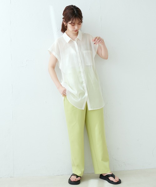 natural couture(ナチュラルクチュール)の「WEB限定カラーあり/今季押さえておきたい肩あき+シアーが旬な一枚 肩あきラメシアーシャツ(シャツ/ブラウス・レディース・グレー/オフホワイト/ピンク/オレンジ/ストライプ/チェック・FREE)」の8枚目の写真