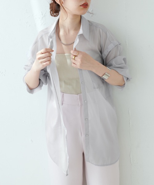 natural couture(ナチュラルクチュール)の「WEB限定カラーあり/今季押さえておきたい肩あき+シアーが旬な一枚 肩あきラメシアーシャツ(シャツ/ブラウス・レディース・グレー/オフホワイト/ピンク/オレンジ/ストライプ/チェック・FREE)」の13枚目の写真