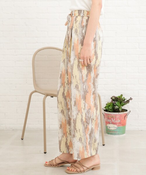 SHOO・LA・RUE(シューラルー)の「◆総柄ワイドイージーパンツ(その他パンツ・レディース・ブラック系/レンガ/ネイビー系・00)」の4枚目の写真