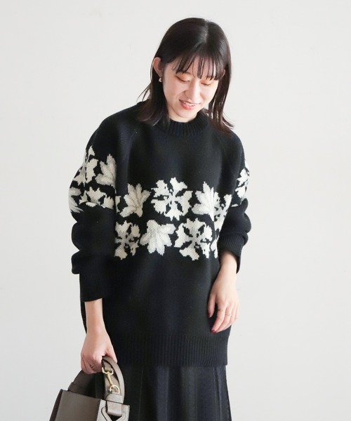 NOMBRE IMPAIR(ノンブルアンペール)の「フラワーJQ ハイネックニット(ニット/セーター・レディース・ホワイト/ブラック・FREE)」の1枚目の写真