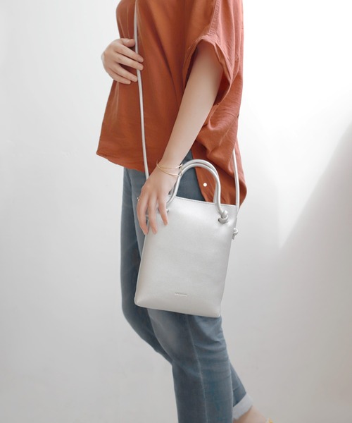 ANEMONE（アネモネ）の「ノットハンドルスクエアショルダーバッグ（ショルダーバッグ・レディース・シルバー/ベージュ/ブラック/オレンジ/グリーン/ゴールド/ブルー/オフホワイト/キャメル/エメラルド/パープル/ブラウン系その他/アイボリー/G・FREE）」の12枚目の写真