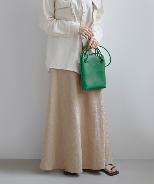 ANEMONE（アネモネ）の「ノットハンドルスクエアショルダーバッグ（ショルダーバッグ・レディース・シルバー/ベージュ/ブラック/オレンジ/グリーン/ゴールド/ブルー/オフホワイト/キャメル/エメラルド/パープル/ブラウン系その他/アイボリー/G・FREE）」の6枚目の写真