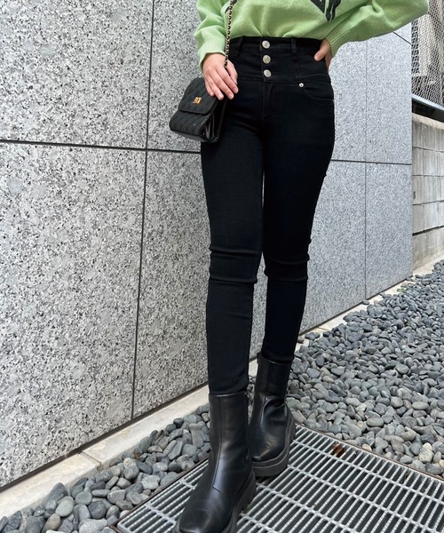 SPIGA（スピーガ）の「ハイウエスト3つ釦スキニーデニム（デニムパンツ・レディース・ブラック/ダークブルー・SMALL/MEDIUM）」の5枚目の写真