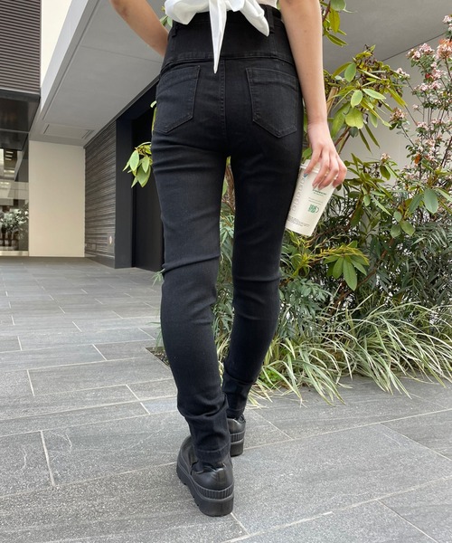 SPIGA（スピーガ）の「ハイウエスト3つ釦スキニーデニム（デニムパンツ・レディース・ブラック/ダークブルー・SMALL/MEDIUM）」の13枚目の写真