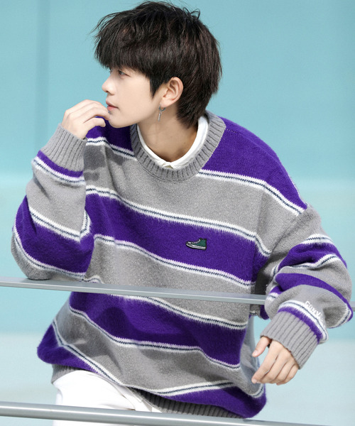 CONVERSE（コンバース）の「【neos -addictive design-】CONVERSE コンバース ビッグシルエット リンガー ボーダー ロゴ 刺繍 シャギー プルオーバー ニット セーター（ニット/セーター・メンズ・ブラック/パープル系/ワインレッド/グリーン/ホワイト/ブルー系・MEDIUM/LARGE/X-LARGE）」の5枚目の写真