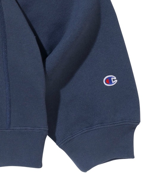 XLARGE(エクストララージ)の「XLARGE x Champion COLLEGE RAGLAN CREWNECK SWEAT(スウェット・メンズ・グリーン/ネイビー/アッシュ/パープル/ブラック・X-LARGE/MEDIUM/SMALL/LARGE)」の9枚目の写真