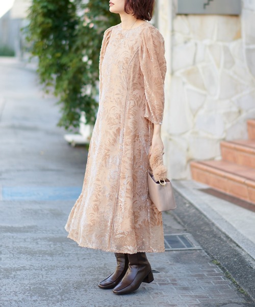natural couture(ナチュラルクチュール)の「オケージョン対応 ベロアオパール2WAYレディワンピース(ドレス・レディース・ベージュ/ラベンダー/ブラック・FREE)」の18枚目の写真