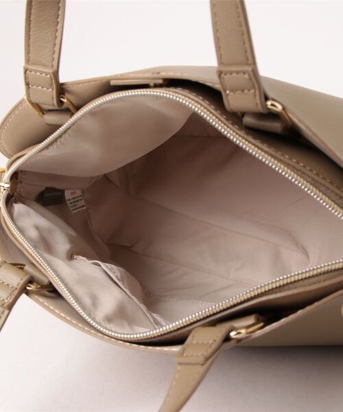 and it_（アンドイット）の「Legato Largo かるいかばんフェイクレザー 2WAYショルダー（ショルダーバッグ・レディース・グレイッシュベージュ/アイボリー/ブラック/ブルーグレー/パープル/ライトブラウン/オリーブ・FREE）」の17枚目の写真