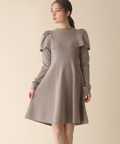 OPAQUE.CLIP（オペークドットクリップ）の「◆ケープデザインニットミニワンピース（ワンピース・レディース・ブラック/グレー・38）」の2枚目の写真