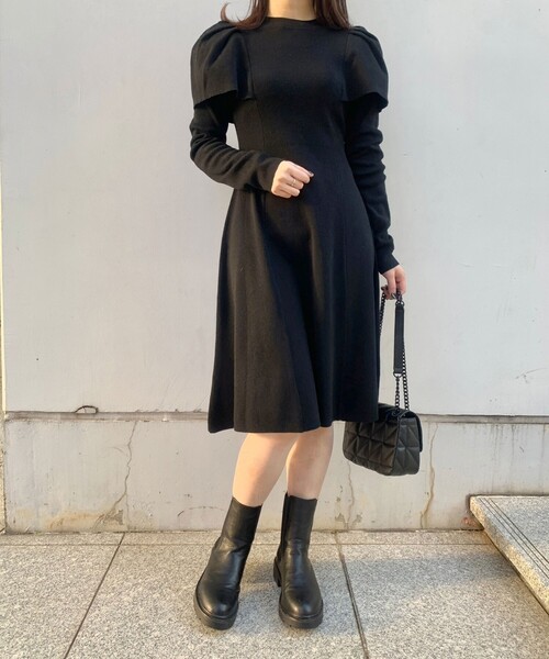 OPAQUE.CLIP（オペークドットクリップ）の「◆ケープデザインニットミニワンピース（ワンピース・レディース・ブラック/グレー・38）」の12枚目の写真