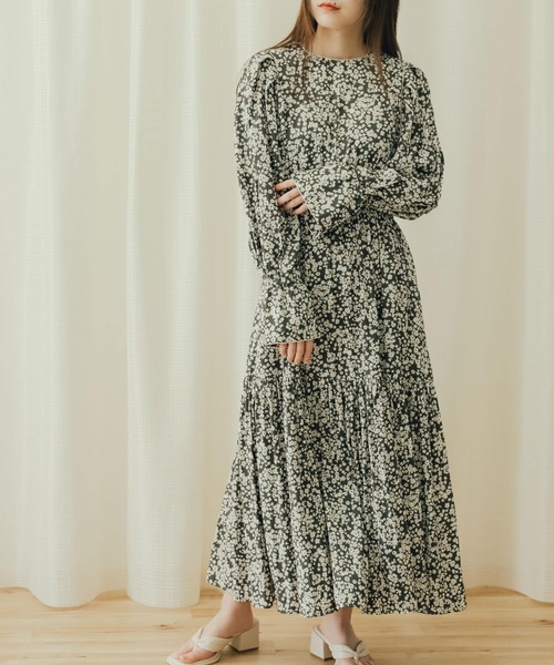 SENSE OF PLACE by URBAN RESEARCH（センスオブプレイスバイアーバンリサーチ）の「ボリュームスリーブティアードワンピース（ワンピース・レディース・モカ/ブラック系その他/ラベンダー・ONE）」の2枚目の写真