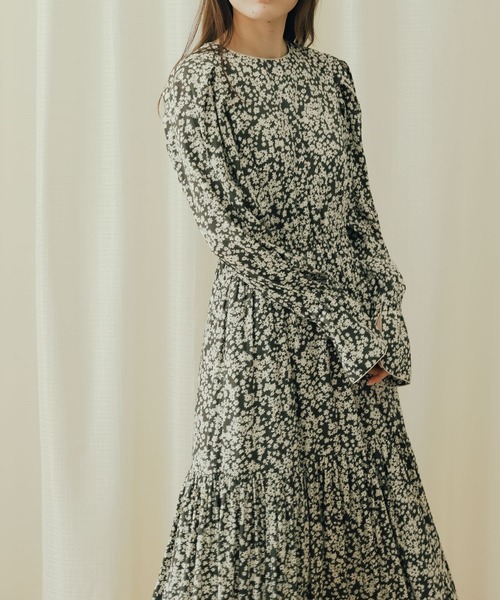 SENSE OF PLACE by URBAN RESEARCH（センスオブプレイスバイアーバンリサーチ）の「ボリュームスリーブティアードワンピース（ワンピース・レディース・モカ/ブラック系その他/ラベンダー・ONE）」の18枚目の写真