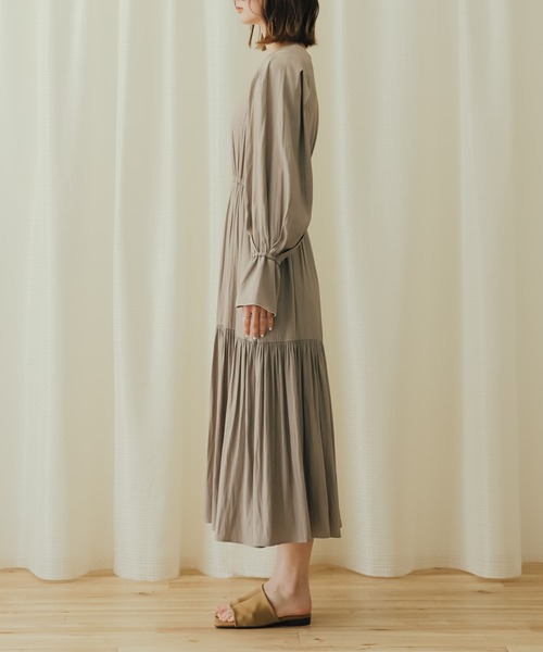 SENSE OF PLACE by URBAN RESEARCH（センスオブプレイスバイアーバンリサーチ）の「ボリュームスリーブティアードワンピース（ワンピース・レディース・モカ/ブラック系その他/ラベンダー・ONE）」の21枚目の写真