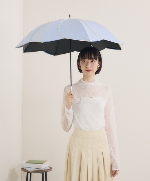 because 【遮光率100％】【晴雨兼用】PUバイカラーパイピングはなびら