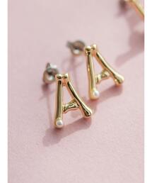 AMERICAN HOLIC | ポイントパールイニシャルピアスGD(ピアス(両耳用))