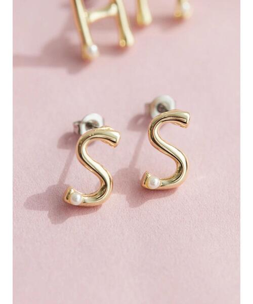 AMERICAN HOLIC(アメリカンホリック)の「ポイントパールイニシャルピアスGD(ピアス(両耳用)・レディース・A/H/K/M/S・FREE)」の5枚目の写真