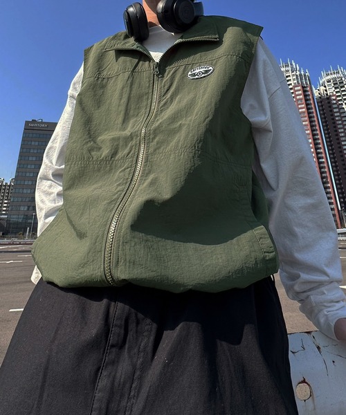 kutir(クティール)の「ワッペン付きナイロンベスト(ベスト・メンズ・ブラック/カーキ・MEDIUM/LARGE)」の12枚目の写真