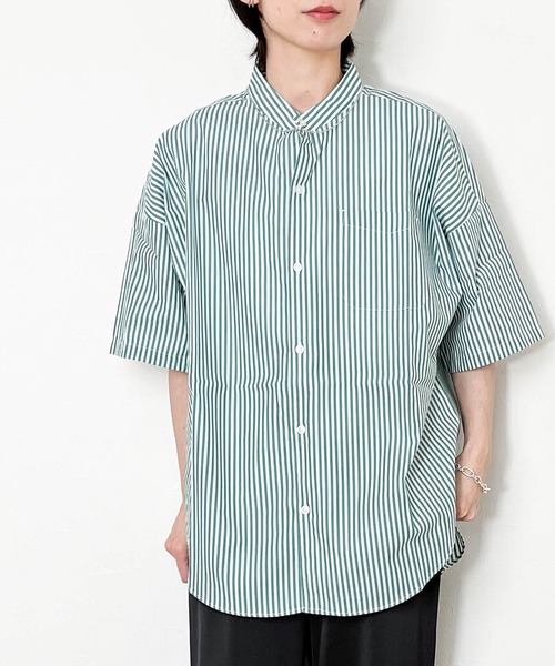 Ritzy（リッツィー）の「綿ブロード バンドカラービッグシャツ レディース メンズ（シャツ/ブラウス・メンズ・グレイッシュベージュ/サックスブルー系/グリーン系その他/グリーン/ホワイト/ブラック系その他/サックスブルー/イエロー/ブラック/ホワイト系その他/ラベンダー・X-LARGE/MEDIUM/LARGE）」の8枚目の写真