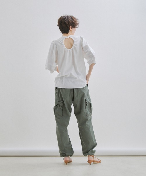 【WEB・一部店舗限定】【洗える】バックオープンパフスリーブブラウス