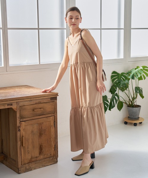 a:mure(アミュール)の「ティアードキャミワンピース(ワンピース・レディース・ブラック/グレー/ベージュ・F)」の19枚目の写真