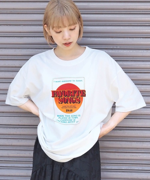 tiptop(ティップトップ)の「アソートピグメントBIGTシャツ(Tシャツ/カットソー・レディース・オフホワイト/ブラック系その他/ブルー/オレンジ/ホワイト系その他/ネイビー系/ブラック系その他3/ブラック系その他2・FREE)」の2枚目の写真