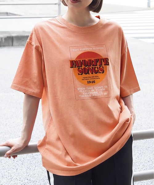 tiptop(ティップトップ)の「アソートピグメントBIGTシャツ(Tシャツ/カットソー・レディース・オフホワイト/ブラック系その他/ブルー/オレンジ/ホワイト系その他/ネイビー系/ブラック系その他3/ブラック系その他2・FREE)」の8枚目の写真