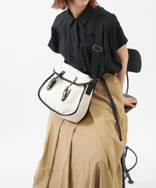 EDIT Gris（エディットグリ）の「【ユニセックス】キャンバスポストマンショルダーバッグ（ショルダーバッグ・レディース・ホワイト/ブラック・FREE）」の5枚目の写真