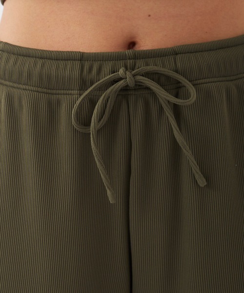 Ocean Pacific（オーシャンパシフィック）の「【OP:オーピー】レディースラッシュガード付き水着4点セット タンキニ リブ素材 ビキニ カップインキャミ 体型カバー 水陸両用　ヨガウェア ピラティス トレーニングウェア（水着・レディース・ブラック/カーキ/ブラウン/ブルー/アイボリー・MEDIUM/X-LARGE/LARGE）」の22枚目の写真