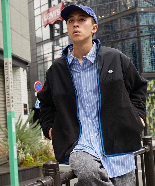 DISCUS ATHLETIC（ディスカス　アスレチック）の「DISCUS ATHLETIC/ディスカス アスレチック ロゴワッペン 配色 フリースフルジップブルゾン（ブルゾン・メンズ・ブラック/ブルー/オートミール・L/XL/M）」の7枚目の写真