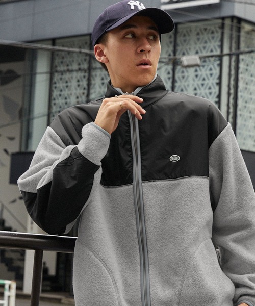 DISCUS ATHLETIC（ディスカス　アスレチック）の「DISCUS ATHLETIC/ディスカス アスレチック ロゴワッペン 配色 フリースフルジップブルゾン（ブルゾン・メンズ・ブラック/ブルー/オートミール・L/XL/M）」の12枚目の写真