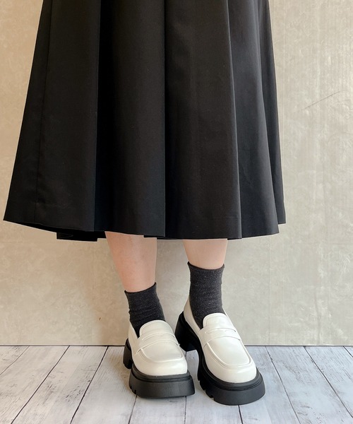 Noubel Voug Relax(ヌーベルヴォーグリラックス)の「厚底 コインロ-ファー(ローファー・レディース・ブラック/ホワイト・3L/LL/M/S/L)」の6枚目の写真