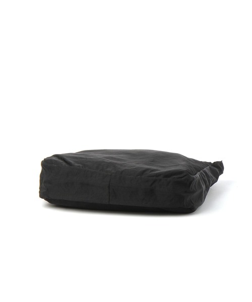 LEPSIM（レプシィム）の「撥水ナイロンドロストバッグ2　969461（ショルダーバッグ・レディース・カーキ/ブラック/アイボリー・ONE SIZE）」の14枚目の写真