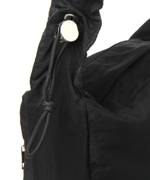 LEPSIM（レプシィム）の「撥水ナイロンドロストバッグ2　969461（ショルダーバッグ・レディース・カーキ/ブラック/アイボリー・ONE SIZE）」の15枚目の写真