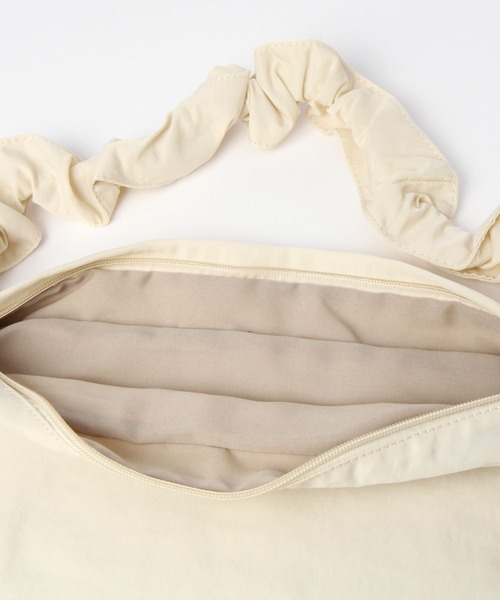 LEPSIM（レプシィム）の「撥水ナイロンドロストバッグ2　969461（ショルダーバッグ・レディース・カーキ/ブラック/アイボリー・ONE SIZE）」の21枚目の写真