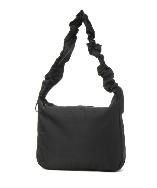 LEPSIM（レプシィム）の「撥水ナイロンドロストバッグ2　969461（ショルダーバッグ・レディース・カーキ/ブラック/アイボリー・ONE SIZE）」の11枚目の写真