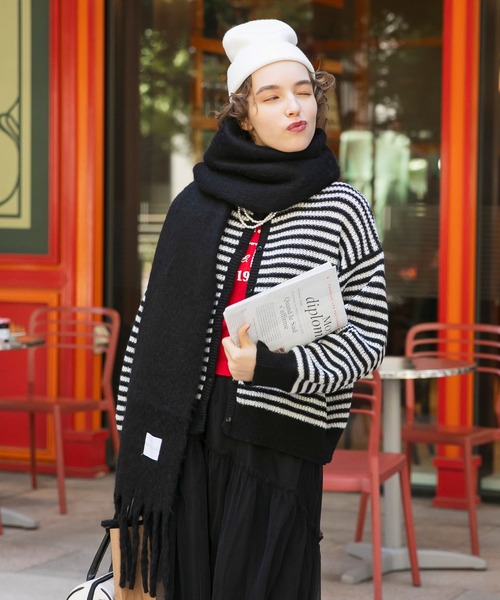 BONLECILL(ボンルシール)の「シャギーボリュームマフラー(マフラー・レディース・ブラック/クリーム/グレー/イエロー/ブルー/ピンク/グリーン・FREE)」の8枚目の写真